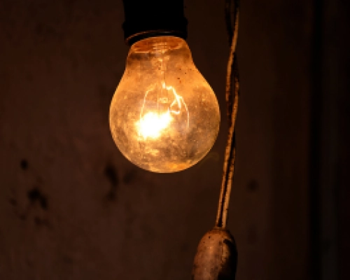 Quedas de energia frequentes afetam abastecimento de água na cidade de Poconé